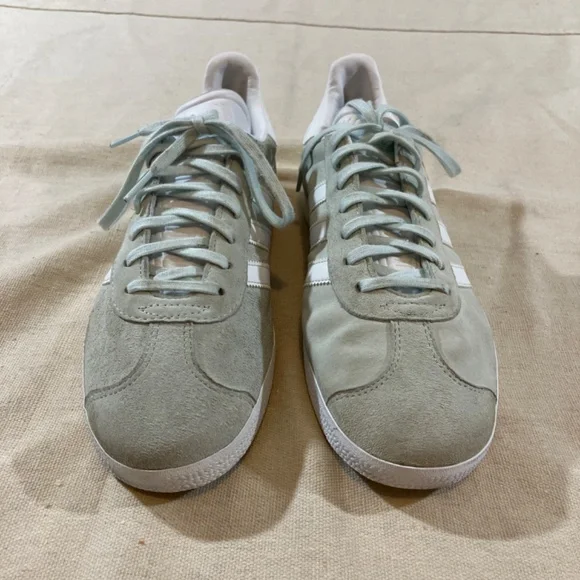 Adidas suede light green Gazelle